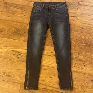 Ankle Zip Skinny Jeans